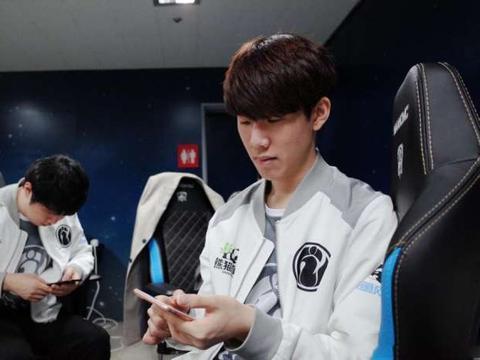 Vitality , GamerLegion , FaZe 和 NAVI 在 BLAST Open Fall 2025：封闭预选赛 A 组的比赛中获胜