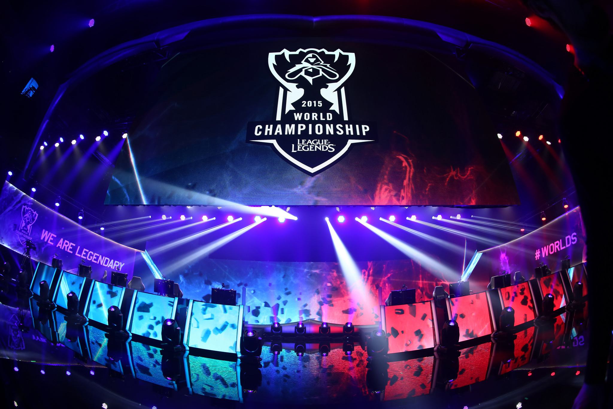 幽默！LNG教练：尤其是打FPX那一场，打弱队应该是我们较好取胜的