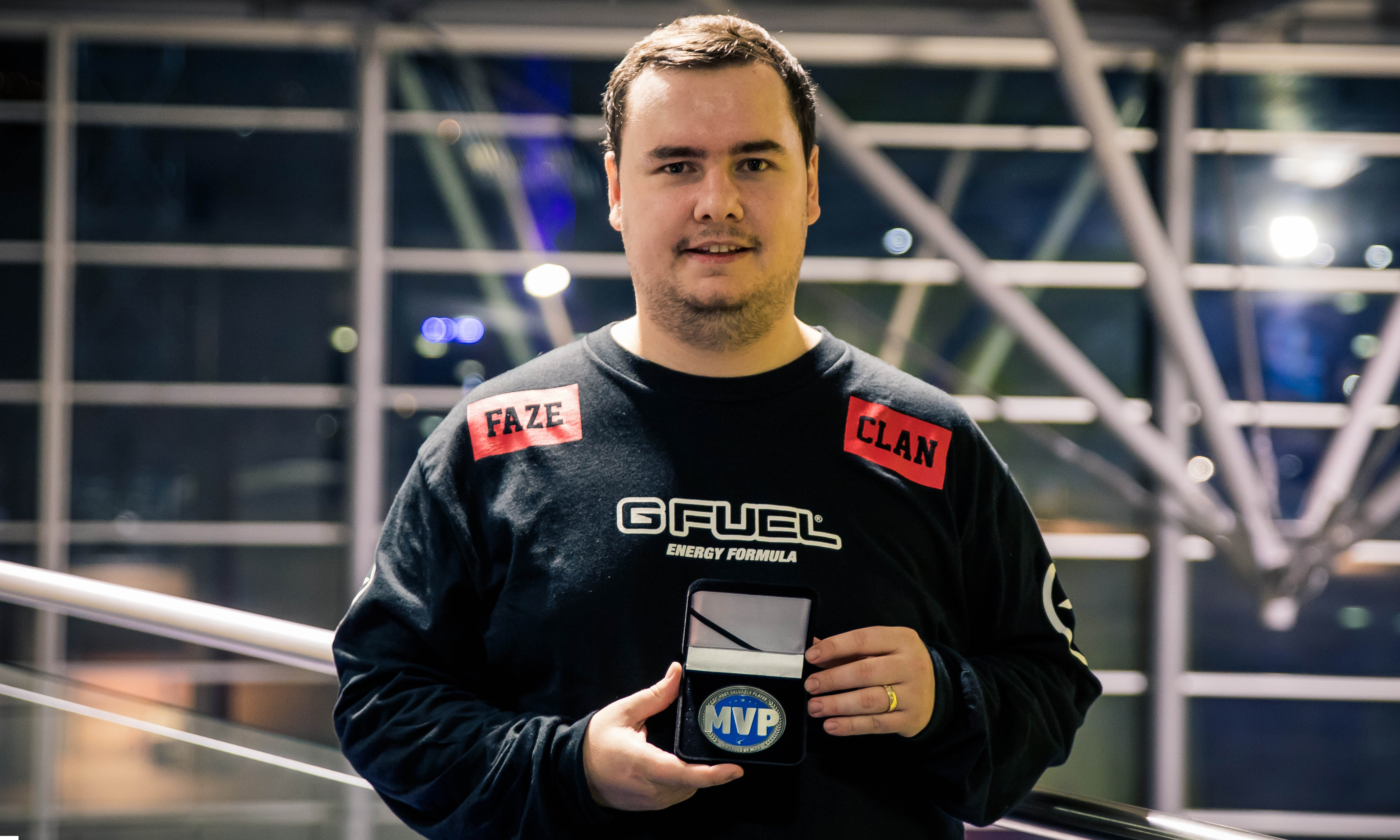 Lpc芮尔化身辅核 姿态维克托解散局猛C超神！ZT 1-0 OB